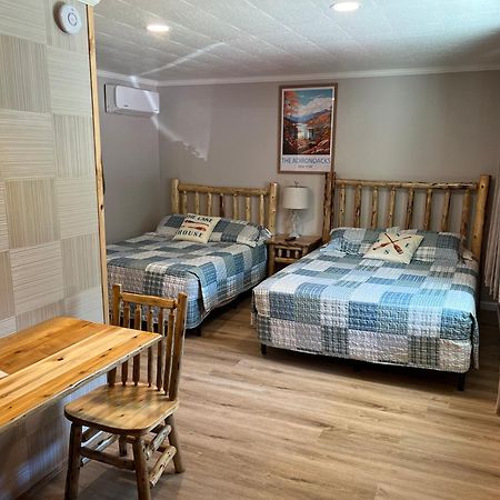 Blue Lagoon Resort Lake George Exterior foto